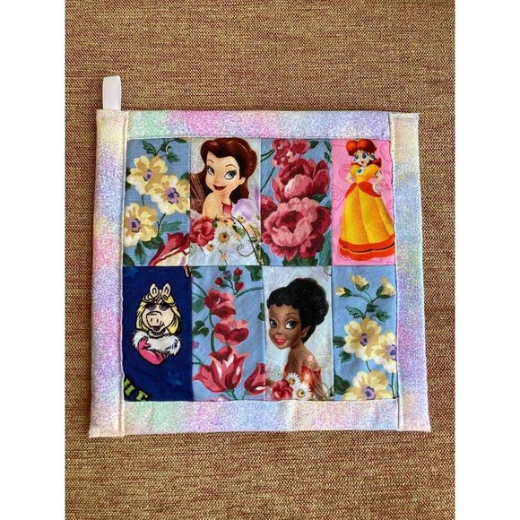 Set of 2 Disney Girls Princesses Quilted Pastel Pot Holders 7 x 8.5in w Hang Tag - Picture 4 of 5